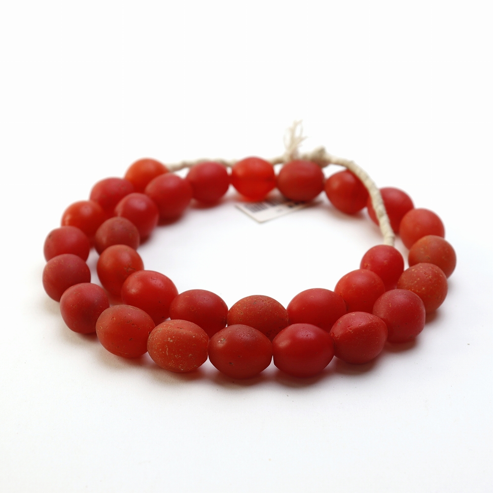 シダモ赤透明ビーズ 中 一点物