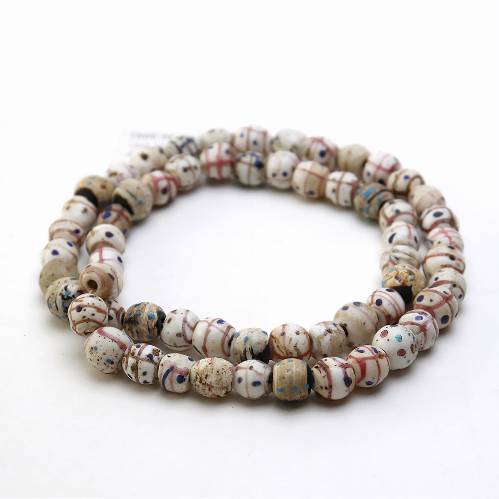 シダモ白ビーズ 60PCS  一点物