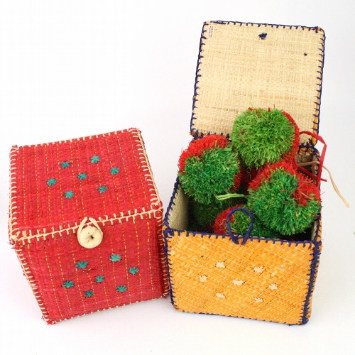 ラバン飾り箱 四角 大