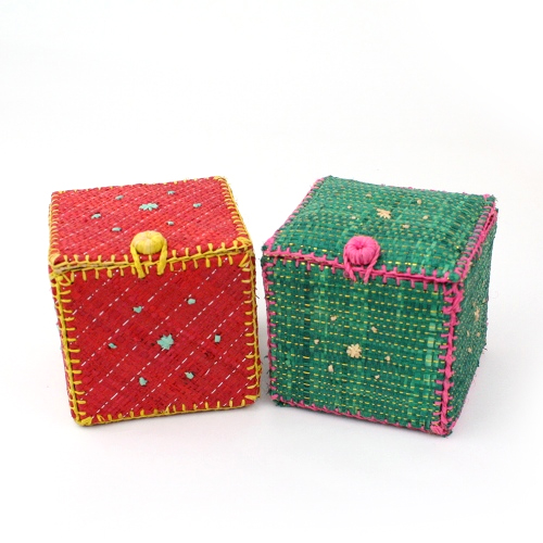 ラバン飾り箱 四角 中