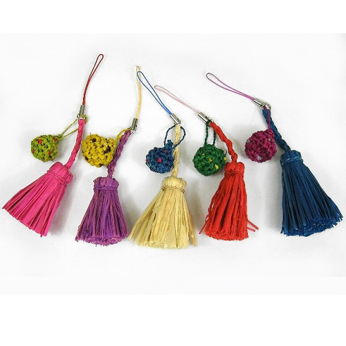 ラフィアマスコット　タッセル+編ポンポン携帯ストラップ