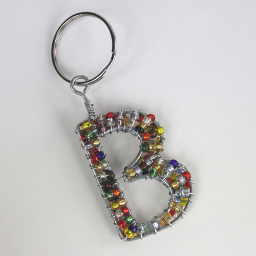 ビーズワイヤーキーホルダー アルファベット B @900→500円