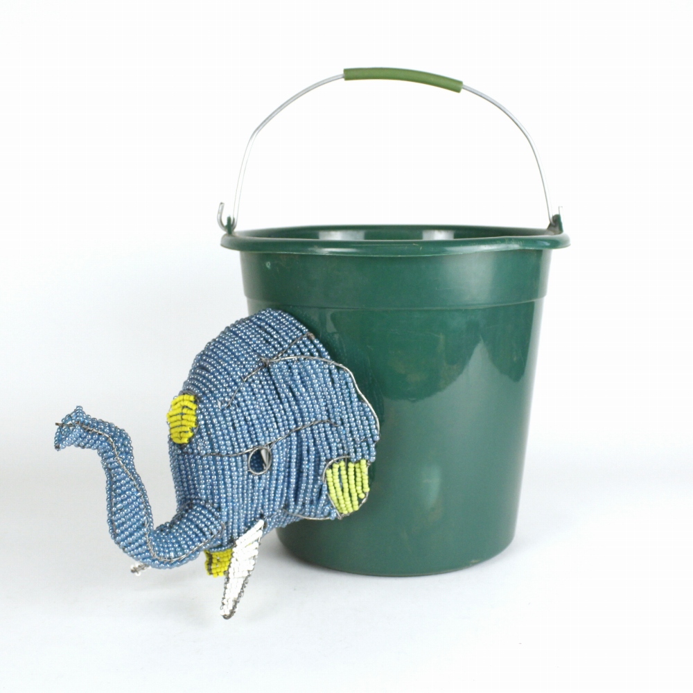 ブルキナビーズオブジェ バケツ ゾウ ダークグリーン 24SS一点物 @17000→13600