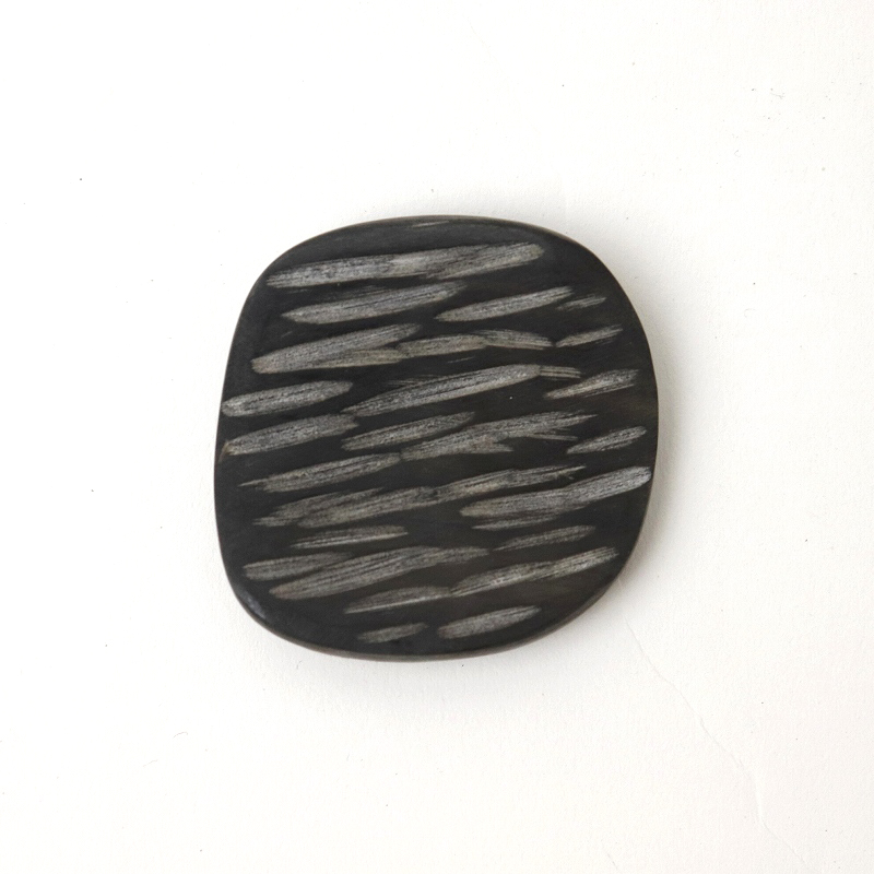 牛角箸置き いびつ線