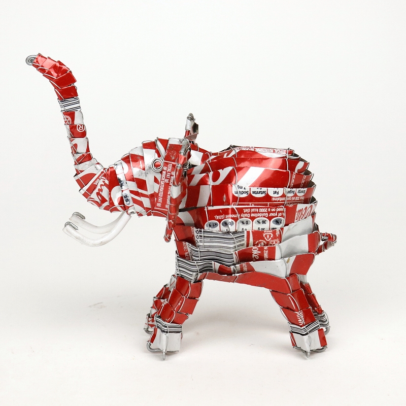 ジンバブエ アップサイクルサファリ動物 ゾウ 赤