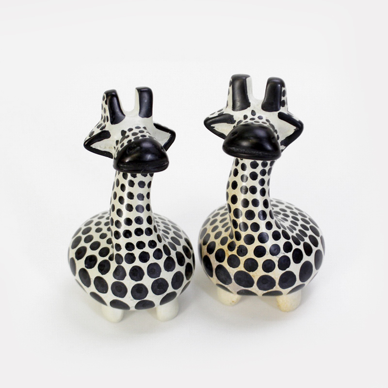 ソープストーン ポルカドットキリン 8CM 白