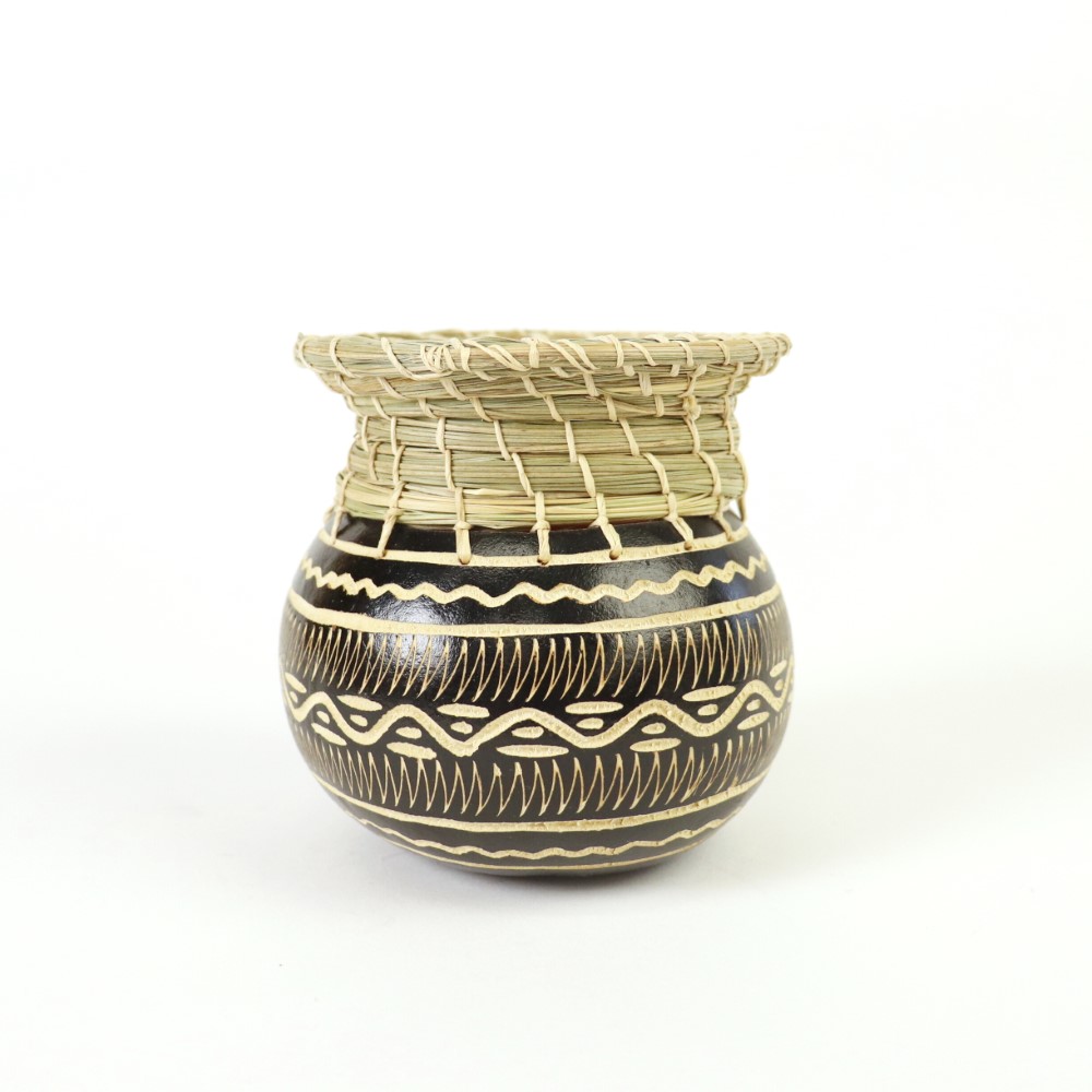 ひょうたんボウル縁付き 黒