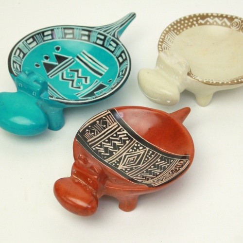 ソープストーン足つき皿 カバ 小 色柄アソート