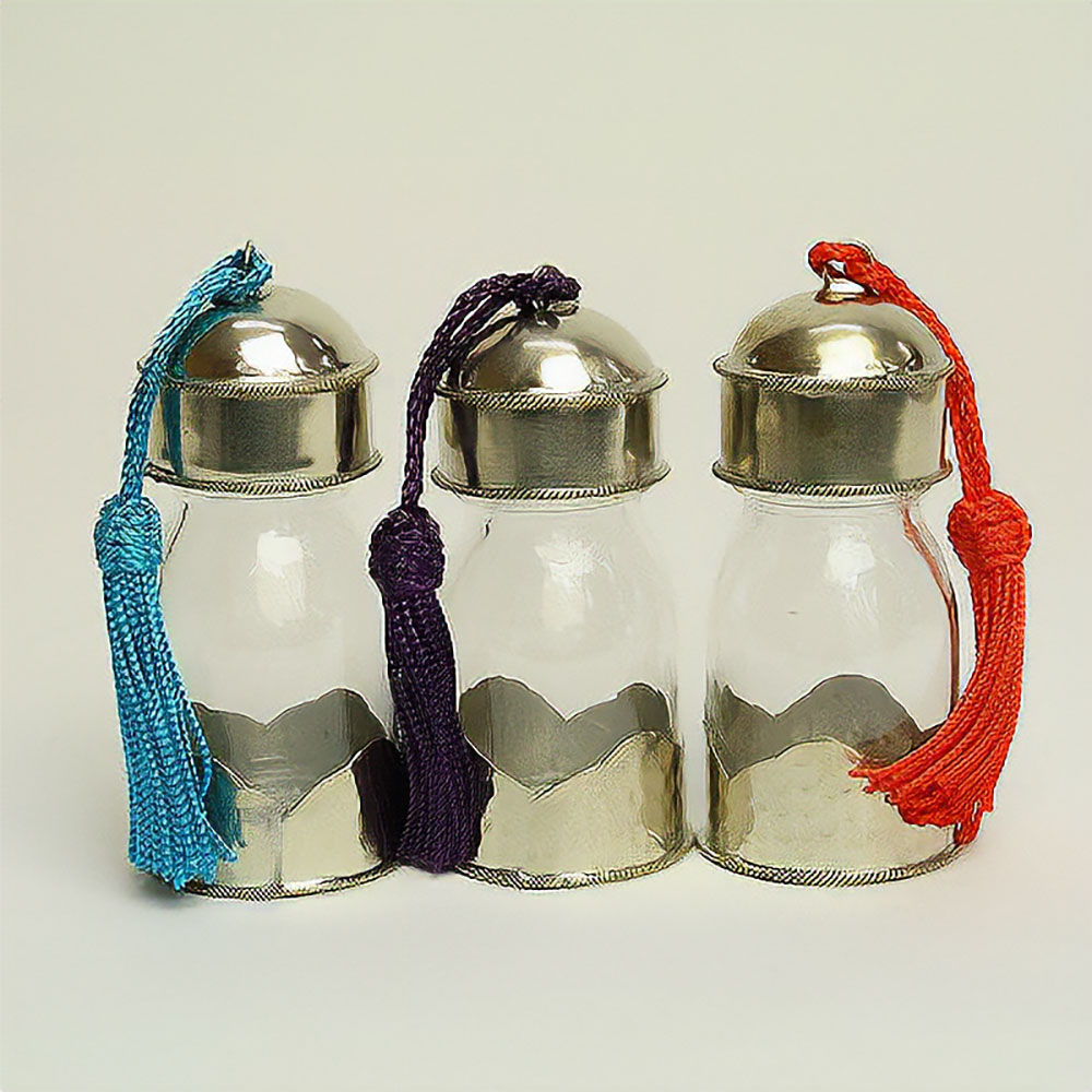 メタル装飾ガラス小物入ポンポン付 30ml