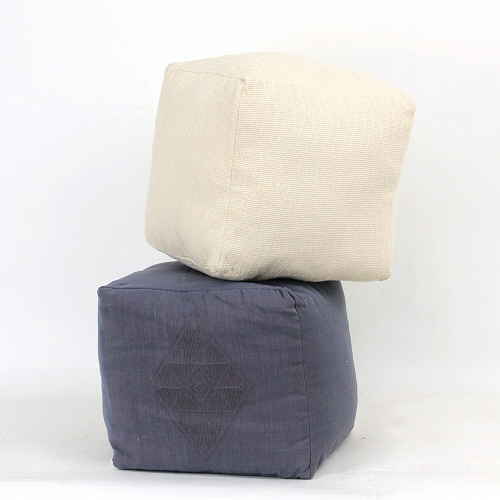 JOHANNA 手織りクッション 四角30CM 中身入り