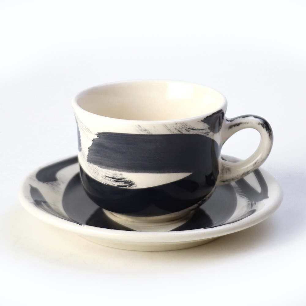 スラマ陶器 手描きコーヒーカップ ソーサー付き グラフィック 黒