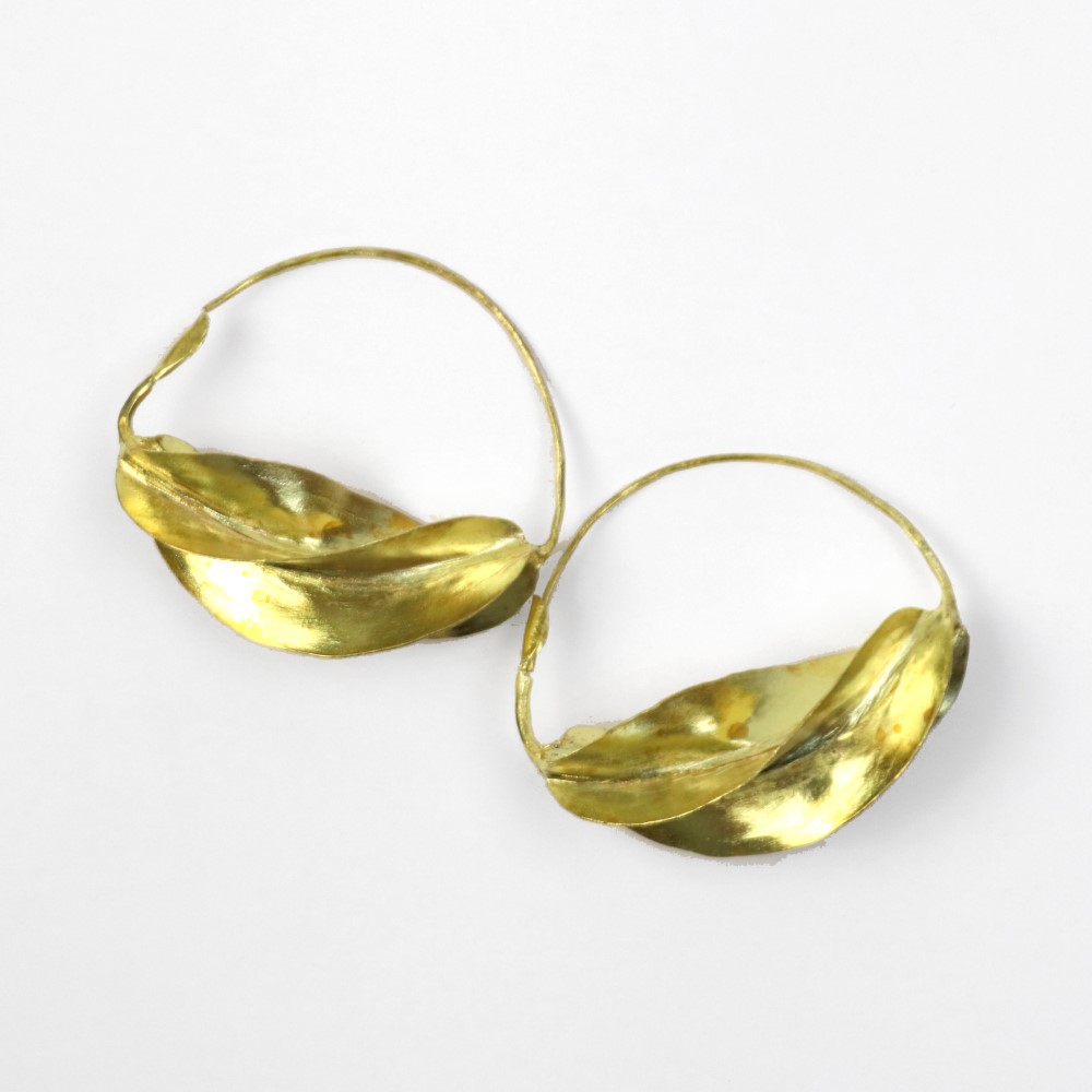 フラニ金ピアス