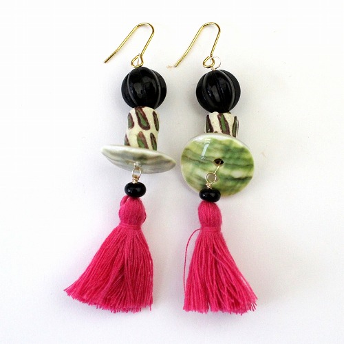 SAKOROビーズピアス ホワイト　ピンク