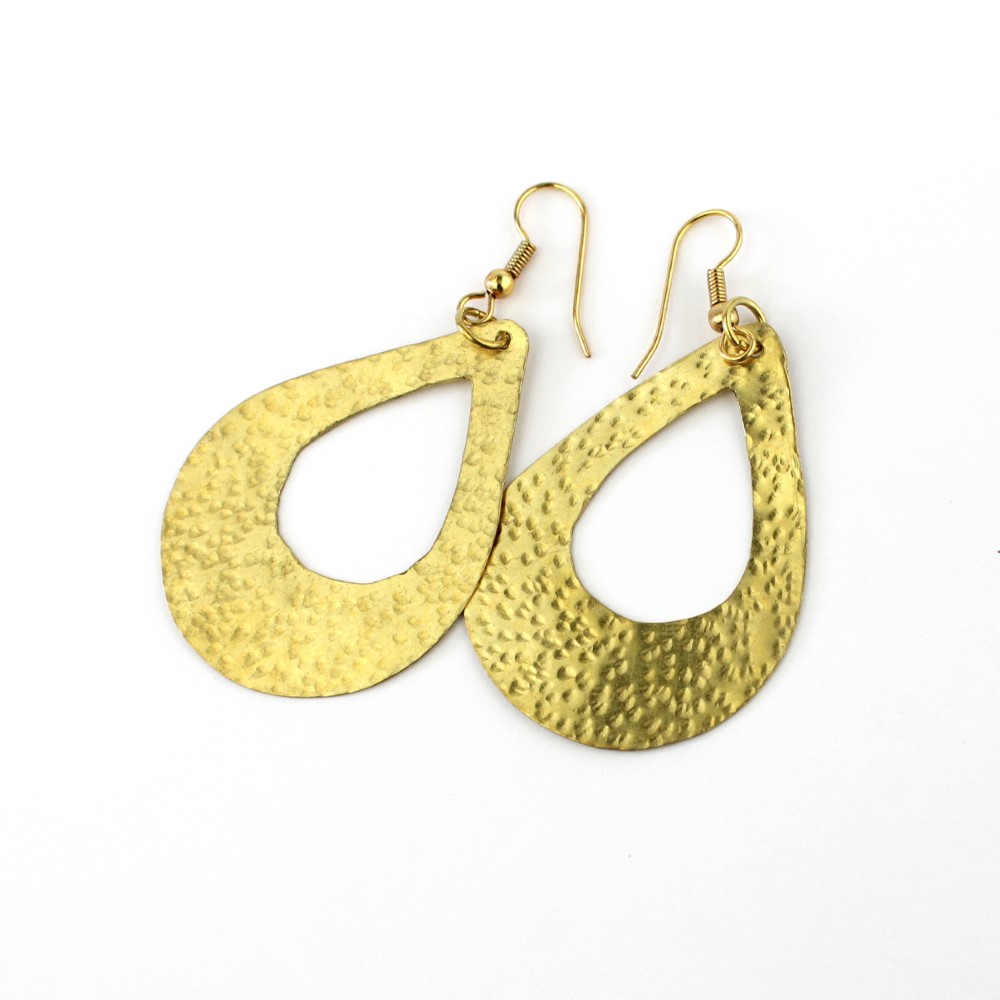 ティアドロップホールブラスピアス